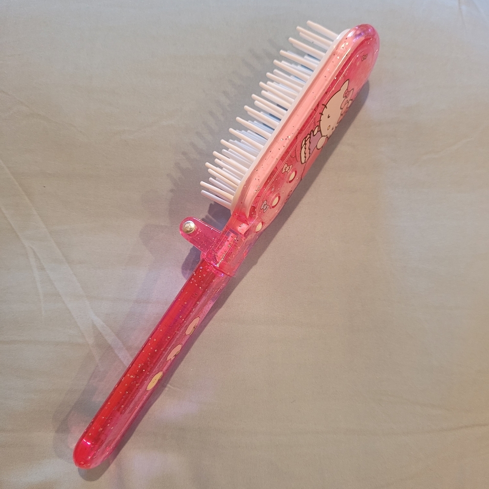 Hello Kitty Foldable Comb + Free Pouch - Picture 5 of 9